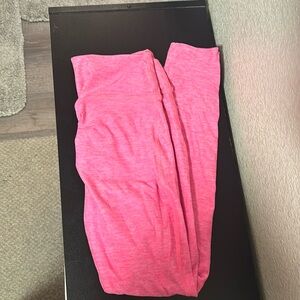 Pink bombshell sports wear leggings